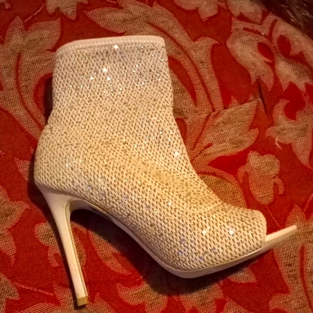Aldo Gold Heeled Boots for Chic Style
